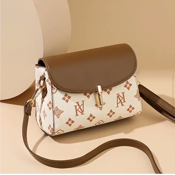 Unbranded Handbags - Cream Monogram Crossbody Bag NIP